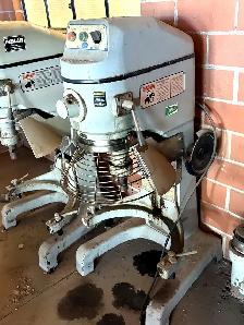 Globe SP60P-3 60 Qt Commercial Mixer – 3 HP – Working - Photo 7