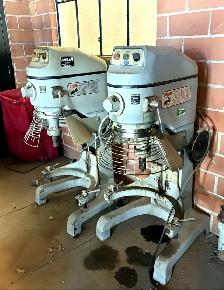 Globe SP60P-3 60 Qt Commercial Mixer – 3 HP – Working - Photo 9
