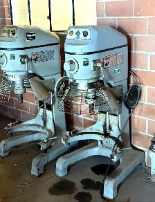 Globe SP60P-3 60 Qt Commercial Mixer – 3 HP – Working - Photo 10