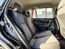 2022 Toyota RAV4 LE - NO ACCIDENTS - Photo 17