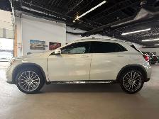 2018 Mercedes-Benz GLA 4Matic l 2.0T l 4Cyl l AMG l Panoramic Ro - Photo 3