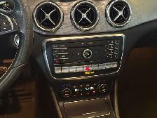 2018 Mercedes-Benz GLA 4Matic l 2.0T l 4Cyl l AMG l Panoramic Ro - Photo 19