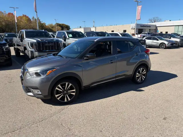 2020 Nissan Kicks SR SR FWD