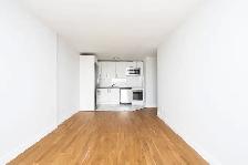 Renovated one bedroom, Bathurst and Queen - ID 4698 - Photo 3
