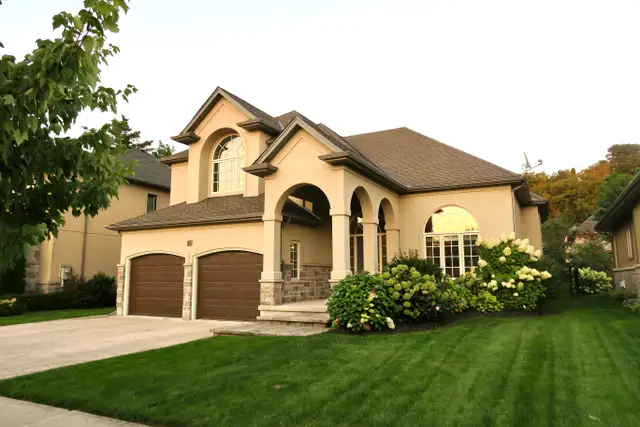 CUSTOM BUILT Spectacular 4 Bed 3.5 Bath Home in St. Davids!