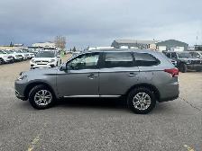 2020 Mitsubishi Outlander ES - Photo 8