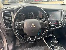2020 Mitsubishi Outlander ES - Photo 10