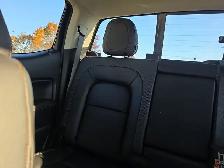 2022 GMC Canyon 4WD AT4 | Leather | Clean Carfax | Fully - Photo 13