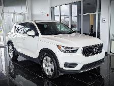 2019 Volvo XC40 T5 Momentum AWD 1 Pr - Photo 3