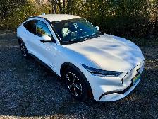 2022 Ford Mustang Mach-E Select AWD | Co-Pilot 360 | Clean Carfa - Photo 2