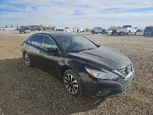 2018 Nissan Altima - Photo 2