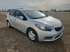 2016 Kia Forte - Photo 2
