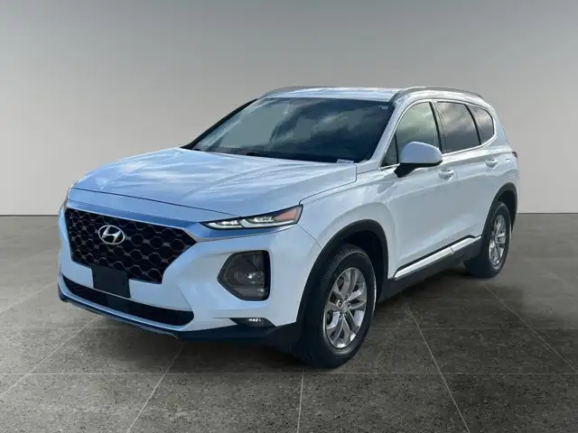 2019 Hyundai Santa Fe Essential / AWD