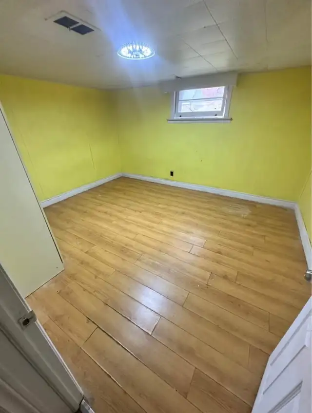 Basement Private Room for Male - Lawrence/Markham - NOV 1st
