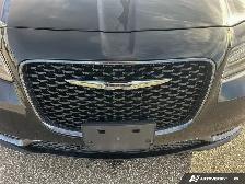 2016 Chrysler 300 4dr Sdn 300S RWD - Photo 9