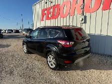 2017 Ford Escape SE 4WD - Photo 2