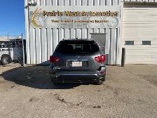 2019 Nissan Pathfinder S AWD 7 Passenger | No Reported Accidents - Photo 6