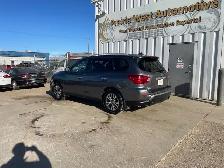 2019 Nissan Pathfinder S AWD 7 Passenger | No Reported Accidents - Photo 7