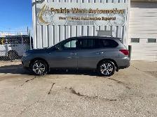 2019 Nissan Pathfinder S AWD 7 Passenger | No Reported Accidents - Photo 8