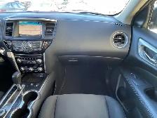 2019 Nissan Pathfinder S AWD 7 Passenger | No Reported Accidents - Photo 14