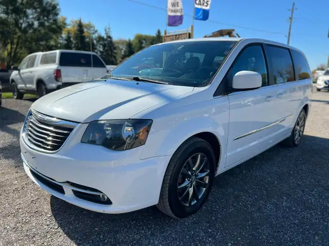 2016 Chrysler Town & Country 4dr Wgn S CERTIFIED ELECTRIC DOORS