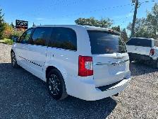 2016 Chrysler Town & Country 4dr Wgn S CERTIFIED ELECTRIC DOORS - Photo 3