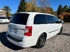 2016 Chrysler Town & Country 4dr Wgn S CERTIFIED ELECTRIC DOORS - Photo 5