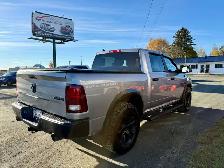 2022 Ram 1500 WARLOCK! CLEAN CARFAX! V8! CREW CAB! CERTIFIED! - Photo 5