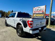 2022 Ford F-150 LARIAT! 5.0L! CLEAN CARFAX! PANO ROOF! CERTIFIED - Photo 3