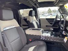 2026 GMC HUMMER EV SUV 2X - Photo 30