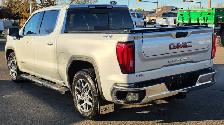 2022 GMC Sierra 1500 SLT Crew Cab - Photo 3