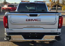 2022 GMC Sierra 1500 SLT Crew Cab - Photo 4