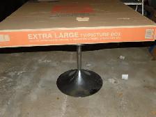 Large Home Depot TV or Picture Box - used but very good - Photo 2
