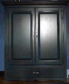 Armoir en pin, teint bleu