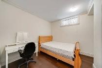 Room for rent near Markham & Lawrence - Photo 2