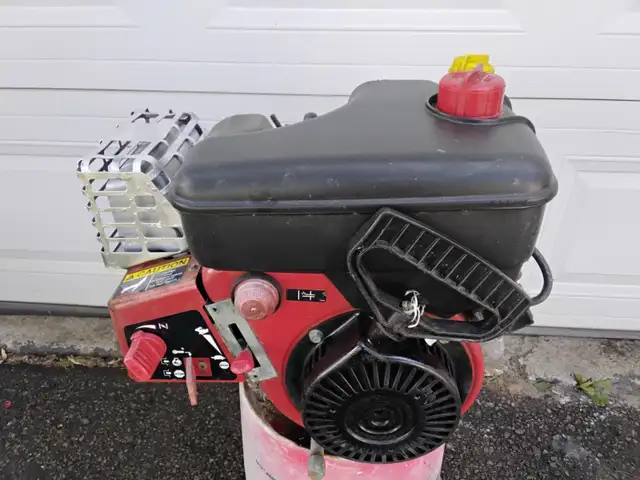 MOTEUR.  SOUFFLEUSE. 8 hp