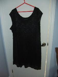 Robe et un ensemble veste et chandail