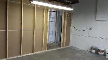 Private Workshop Space for rent 350sqft Etobicoke - Photo 2
