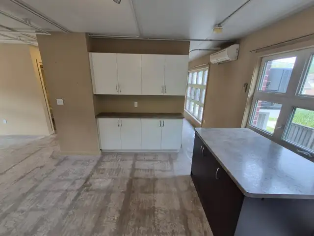 CC-2 Cripple Creek — 1 Bed Loft with Private Garage, Waterloo