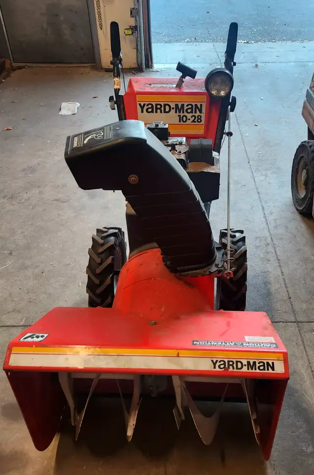 YARDMAN 10HP 28 INCH SNOWBLOWER