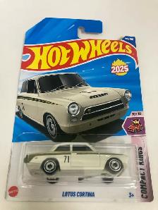 Hot Wheels McLaren Speedtail and Lotus Cortina - Photo 2