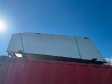 White Truck Topper / Camper Shell – 8ft Long Box (Fits 2016 F350 - Photo 2