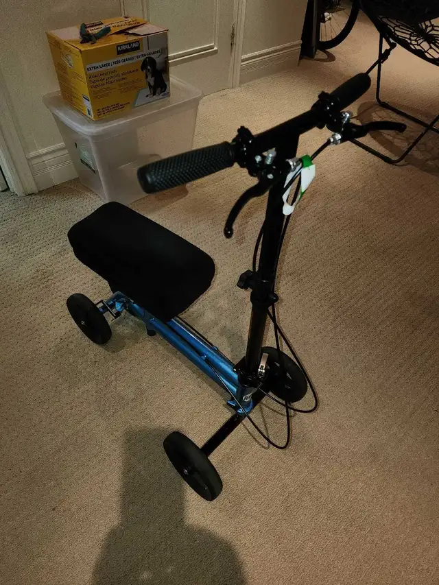 Knee Scooter With optional extra padded knee cushion