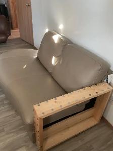 Leather couch - Photo 2