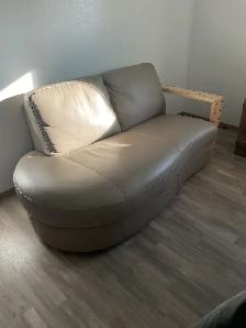 Leather couch - Photo 4