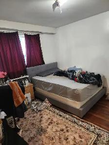 3 bdrm apt, utilities parking included, Nov 1st, Keele & Wilson - Photo 2