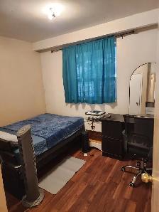 3 bdrm apt, utilities parking included, Nov 1st, Keele & Wilson - Photo 3