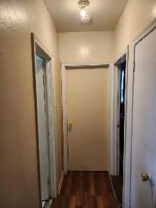 3 bdrm apt, utilities parking included, Nov 1st, Keele & Wilson - Photo 4