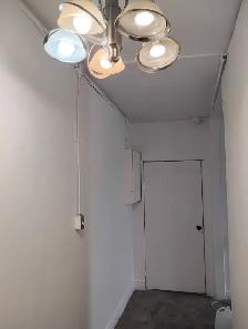2 Bedroom apt for rent renovated including heat, hydro, water - Photo 5