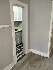2 Bedroom apt for rent renovated including heat, hydro, water - Photo 7